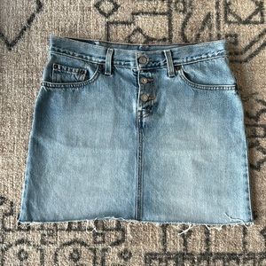 Vintage Levi’s Denim Skirt - Size 7